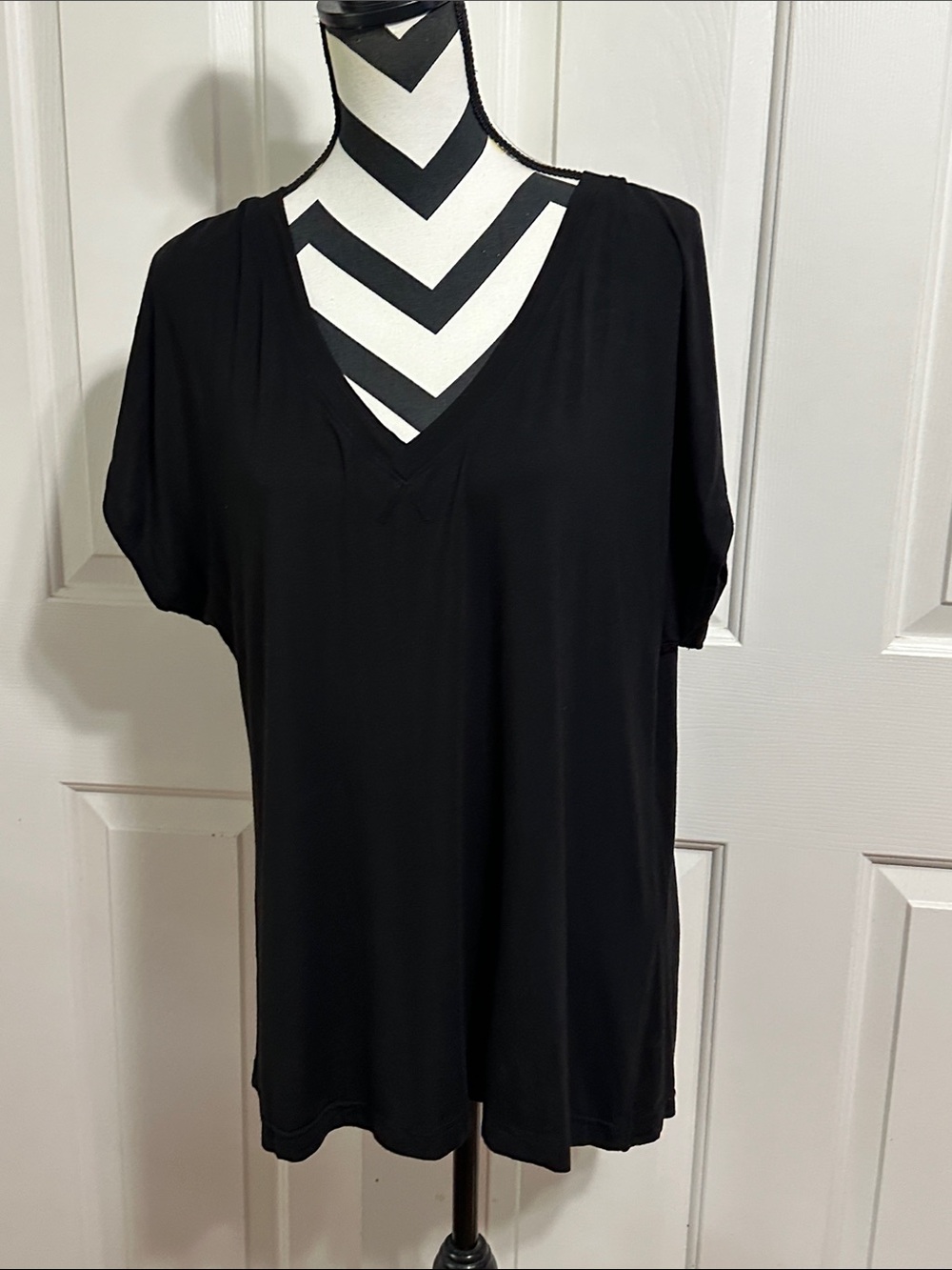 Hard Tail Forever Black V-Neck Short Sleeve Women's Top